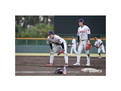 롯데 FA 시장에서 구경꾼으로 전락해 팬들 실망
